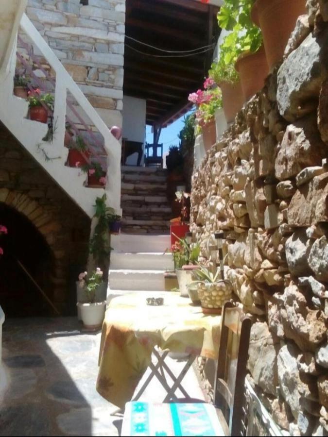 Fasolas Square 15m2 Is Located 30 Stairs Up From The Main Road And It Is In The Old Market Fasolas And Next To The Museums *